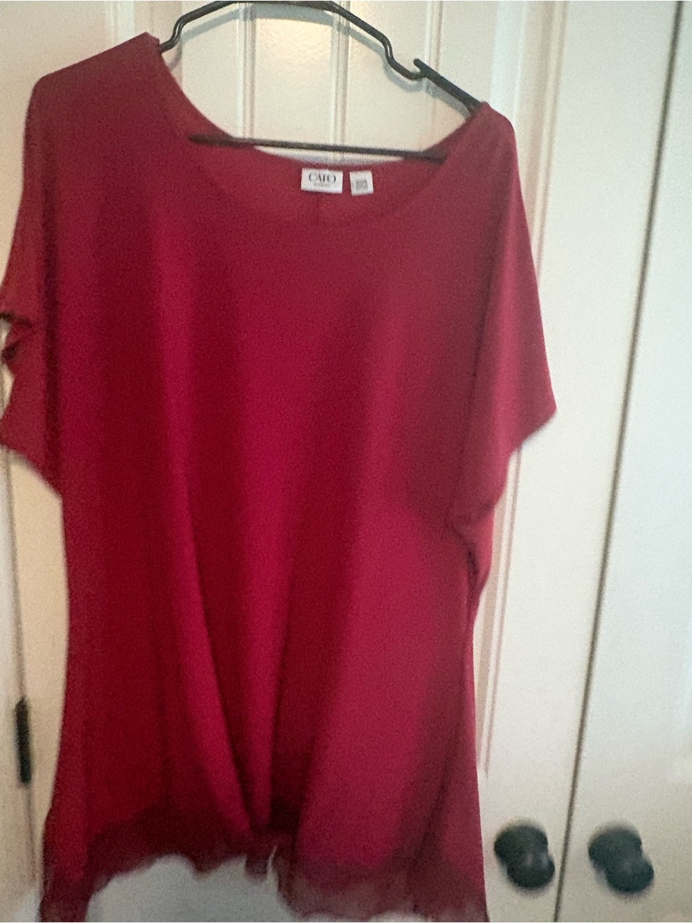 Cato Women's Short Sleeve Knot-Front Tunic Top in Deep Red